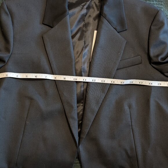 Theory Cropped Blazer - Size 12, Black, Wool, NWT - Picture 9 of 9